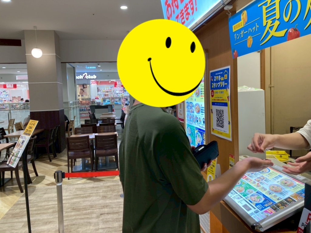 フードコートで夕食