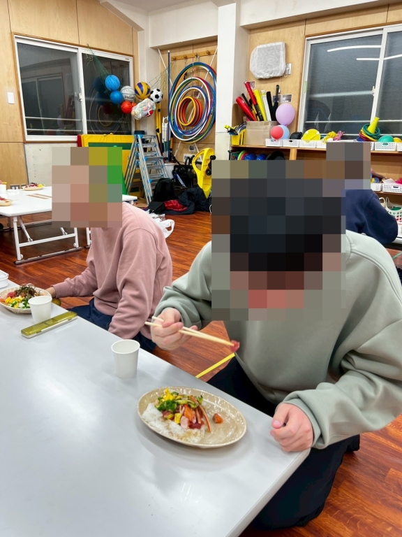 お待ちかねの食事タイム！🍴