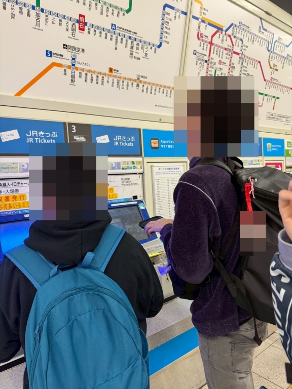 電車に乗って移動🚃